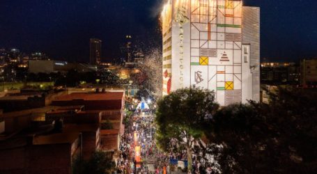 Las luces nocturnas de la Ciudad de México brillan con la apertura de la Iglesia de Scientology Del Valle